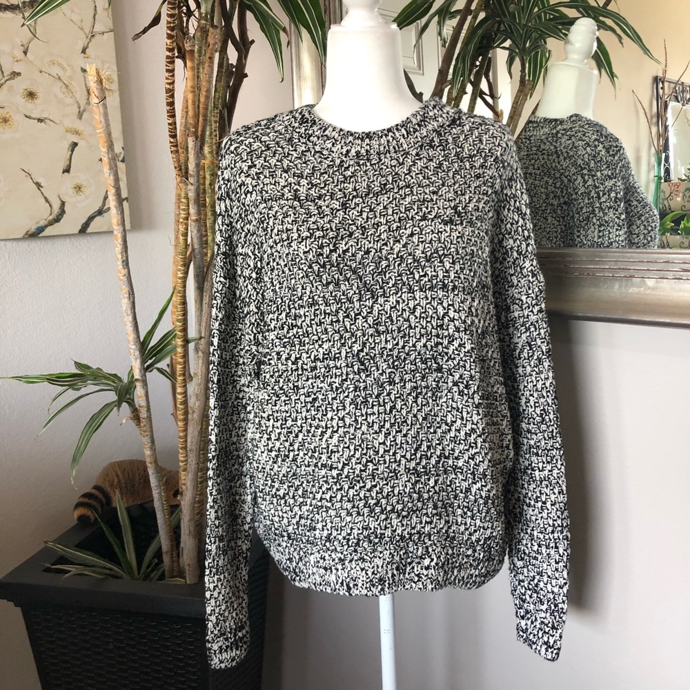 OYA Black & White Crewneck Loose Knit Sweater